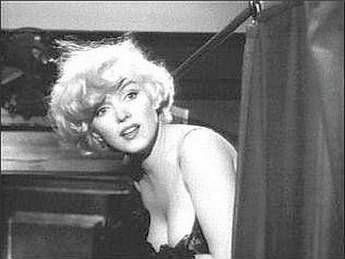 Chanel n. 5 non piace a Bruxelles A rischio gocce amate da Marilyn Chanel n. 5 non piace a Bruxelles A rischio gocce amate da Marilyn
