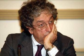 Morando: Da S&P stimolo ad accelerare su riforme. Problema resta bassa crescita e debito Morando: Da S&P stimolo ad accelerare su riforme. Problema resta bassa crescita e debito