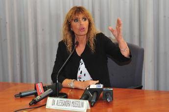 Alessandra Mussolini: Funzionario del Comune ci ha proposto cambio cognome Alessandra Mussolini: Funzionario del Comune ci ha proposto cambio cognome