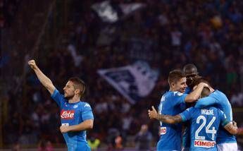 Napoli cala il tris a Bologna e tiene il passo di Juve e Inter Napoli cala il tris a Bologna e tiene il passo di Juve e Inter