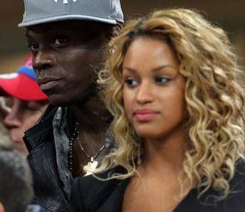 Scatto sexy per Fanny, l'ex di Balotelli infiamma Instagram Scatto sexy per Fanny, l'ex di Balotelli infiamma Instagram