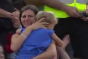 Mamma perde figlia sugli spalti, Nadal interrompe il match /Video Mamma perde figlia sugli spalti, Nadal interrompe il match /Video