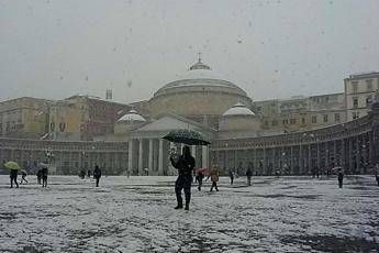 Napoli in tilt per neve Napoli in tilt per neve