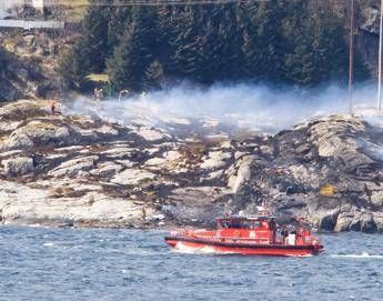 Norvegia, precipita un elicottero con 14 persone a bordo: nessun sopravvissuto