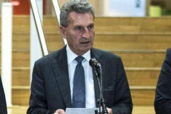 Ue, Oettinger: Blocco bilancio non giova a nessuno Ue, Oettinger: Blocco bilancio non giova a nessuno