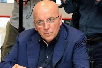 Governatore Oliverio indagato per abuso d'ufficio Governatore Oliverio indagato per abuso d'ufficio