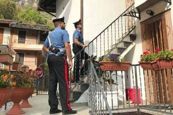 Torino, madre uccide figlia di 6 anni e si toglie la vita Torino, madre uccide figlia di 6 anni e si toglie la vita