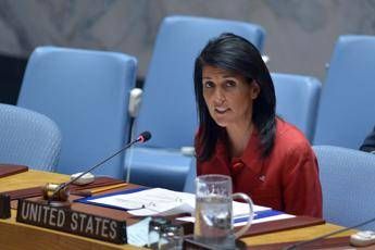 Ambasciatrice Usa all'Onu beffata da comici russi