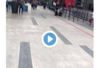 Paura a Parigi, le prime immagini dall'aeroporto di Orly Paura a Parigi, le prime immagini dall'aeroporto di Orly