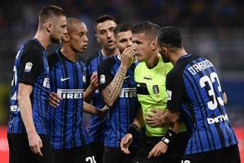 Vergogna, ira tifosi Inter contro Orsato Vergogna, ira tifosi Inter contro Orsato