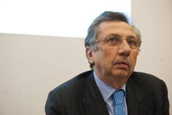 Finmeccanica, giudici di Milano: Orsi diede avallo a tangenti per commessa in India Finmeccanica, giudici di Milano: Orsi diede avallo a tangenti per commessa in India