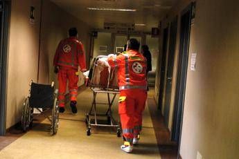 Meningite, grave 15enne ricoverato a Rimini Meningite, grave 15enne ricoverato a Rimini