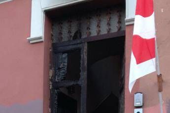 Ostia: in fiamme circolo Pd Ostia: in fiamme circolo Pd