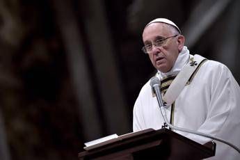 Migranti, Papa: Parrocchie non temano minaccia a loro tranquillità Migranti, Papa: Parrocchie non temano minaccia a loro tranquillità