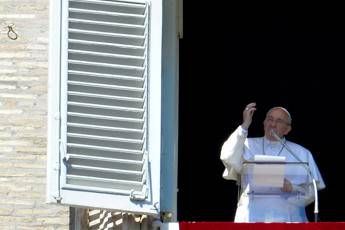 Il Papa celebra le donne: E' sterile un mondo dove sono emarginate Il Papa celebra le donne: E' sterile un mondo dove sono emarginate