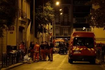 Rogo in sobborgo di Parigi, anche bambini tra feriti gravi Rogo in sobborgo di Parigi, anche bambini tra feriti gravi