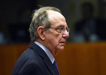 Manovra, Padoan: