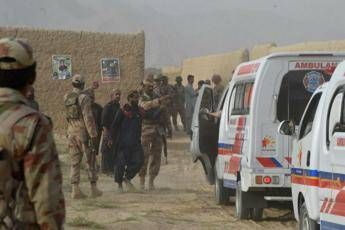 Attacco in Pakistan: 140 morti Attacco in Pakistan: 140 morti