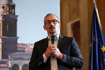 Favori sessuali in cambio di fondi, indagato sindaco di Mantova Favori sessuali in cambio di fondi, indagato sindaco di Mantova