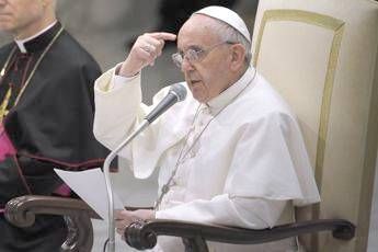 Il Papa avverte: Con disuguaglianze e povertà democrazia a rischio Il Papa avverte: Con disuguaglianze e povertà democrazia a rischio