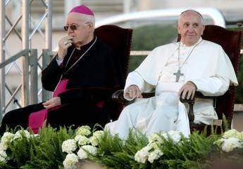 Papa Francesco a Torino: Non colpevolizzare migranti, sono vittime iniquità /Foto Papa Francesco a Torino: Non colpevolizzare migranti, sono vittime iniquità /Foto