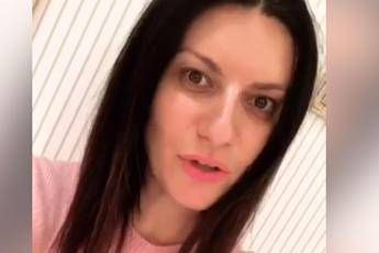 Scusate: Pausini senza voce Scusate: Pausini senza voce