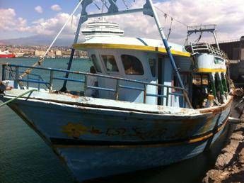 Torna in Italia equipaggio peschereccio sequestrato da tunisini Torna in Italia equipaggio peschereccio sequestrato da tunisini
