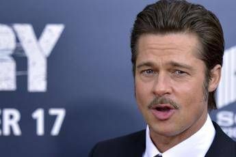 Brad Pitt 'violento con i figli', Fbi valuta se aprire inchiesta Brad Pitt 'violento con i figli', Fbi valuta se aprire inchiesta
