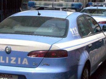 Tensione manifestanti-polizia all'Aquila prima dell'arrivo di Renzi /Video Tensione manifestanti-polizia all'Aquila prima dell'arrivo di Renzi /Video