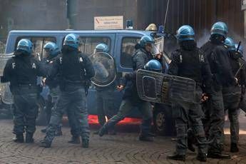 25 aprile tensione a Milano tra Forza Nuova e antifascisti