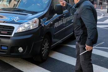 Agente si suicida nel parcheggio del carcere Agente si suicida nel parcheggio del carcere