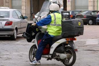 Multe e atti giudiziari, non sarà più solo Poste a consegnarli Multe e atti giudiziari, non sarà più solo Poste a consegnarli