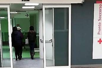 Cade dalle braccia del padre: muore bimbo di 2 mesi Cade dalle braccia del padre: muore bimbo di 2 mesi
