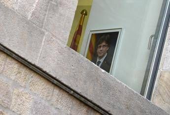 Catalogna, discorso Puigdemont rinviato di un giorno Catalogna, discorso Puigdemont rinviato di un giorno