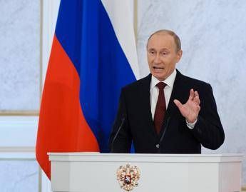 Putin col gattino o sul deltaplano, ecco il calendario del presidente Putin col gattino o sul deltaplano, ecco il calendario del presidente