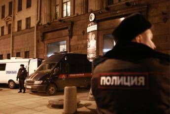 Uccide a forbiciate la fidanzata: Le ho mangiato il cuore Uccide a forbiciate la fidanzata: Le ho mangiato il cuore