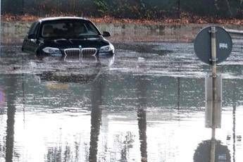 Bomba d'acqua in arrivo, allerta a Roma Bomba d'acqua in arrivo, allerta a Roma