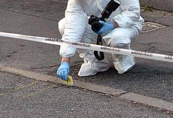 Napoli, esplode bomba carta: un morto Napoli, esplode bomba carta: un morto