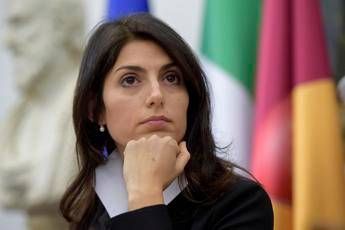 Archiviato caso Romeo, Raggi: Cancellato un anno di fango Archiviato caso Romeo, Raggi: Cancellato un anno di fango