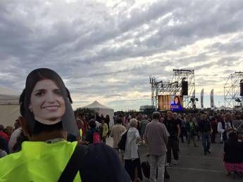 Raggi: Giachetti vuole farle le Olimpiadi nella sua piscina /Video Raggi: Giachetti vuole farle le Olimpiadi nella sua piscina /Video