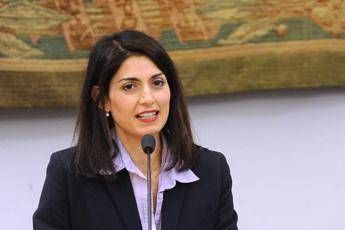 Roma, Raggi: Cittadini collaborino per tenere città pulita Roma, Raggi: Cittadini collaborino per tenere città pulita