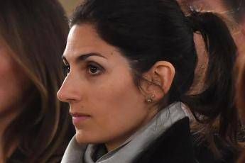 Roma, 'guerra' a 5 Stelle: ira Raggi Roma, 'guerra' a 5 Stelle: ira Raggi