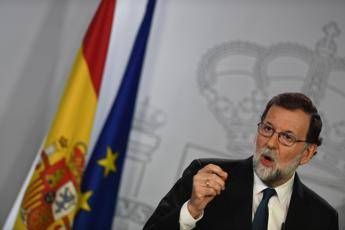Rajoy sfiduciato, Sanchez il socialista è premier Rajoy sfiduciato, Sanchez il socialista è premier