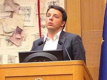 Renzi: L'Italia è ferma in sosta con le quattro frecce. Letta al Colle? Era ora Renzi: L'Italia è ferma in sosta con le quattro frecce. Letta al Colle? Era ora