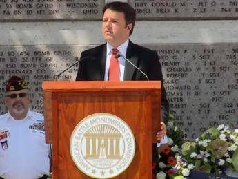 Renzi scherza: Il mio inglese migliorato? Peggiorare era difficile /Video Renzi scherza: Il mio inglese migliorato? Peggiorare era difficile /Video