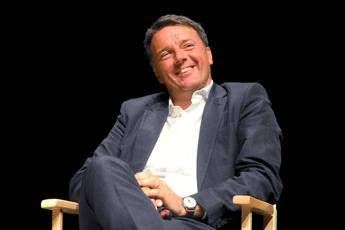 Renzi sfida tutti: Pronto a confronto anche con Berlusconi e Salvini Renzi sfida tutti: Pronto a confronto anche con Berlusconi e Salvini