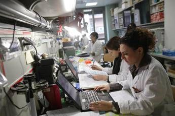 Tumore seno, con test 70% donne può evitare chemio Tumore seno, con test 70% donne può evitare chemio