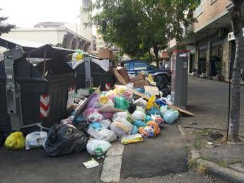 Cittadinanzattiva, tariffe rifiuti sempre più alte. Cagliari la città più cara Cittadinanzattiva, tariffe rifiuti sempre più alte. Cagliari la città più cara