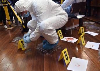 Uccide patrigno a colpi di pistola Uccide patrigno a colpi di pistola
