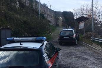 Suicida dopo accuse abusi su figlia, moglie: Non si sa se vere Suicida dopo accuse abusi su figlia, moglie: Non si sa se vere